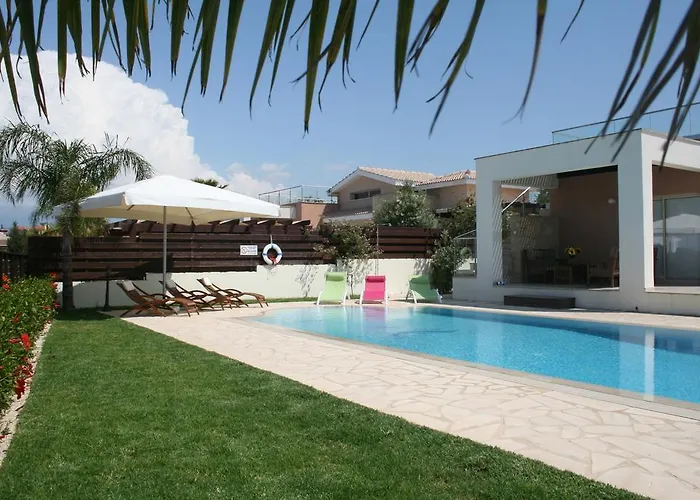 Paradise Latchi Polis