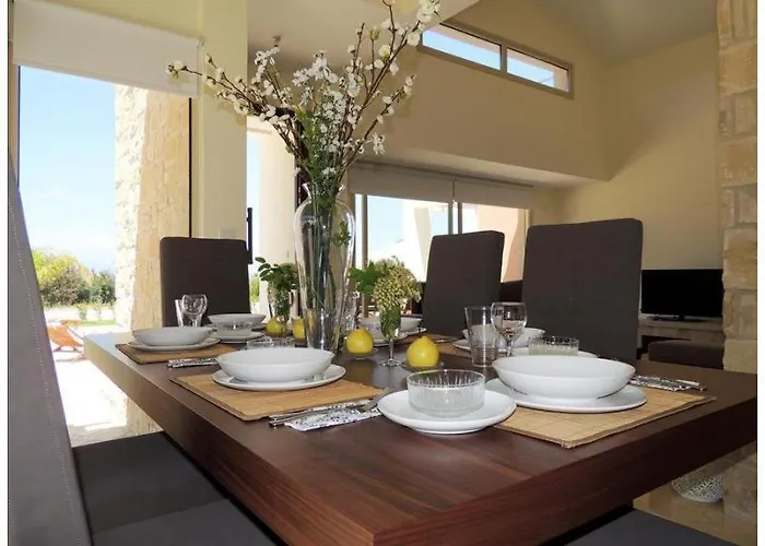 Paradise Latchi וילה