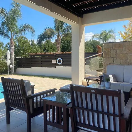 Paradise Latchi Vila