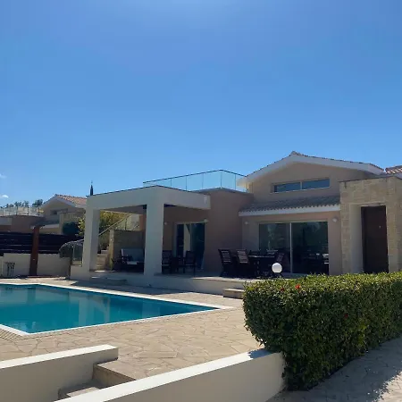 Paradise Latchi * 폴리스