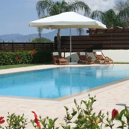 Paradise Latchi *