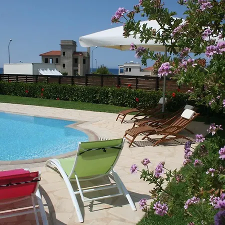 Paradise Latchi Villa *