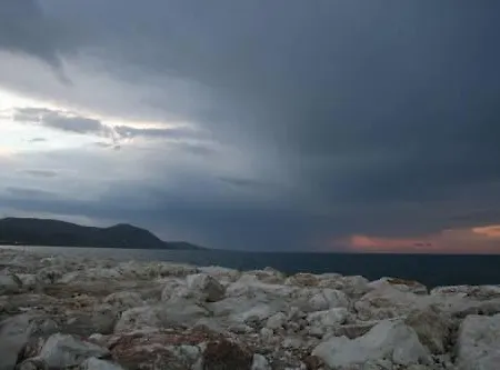 Paradise Latchi * 폴리스