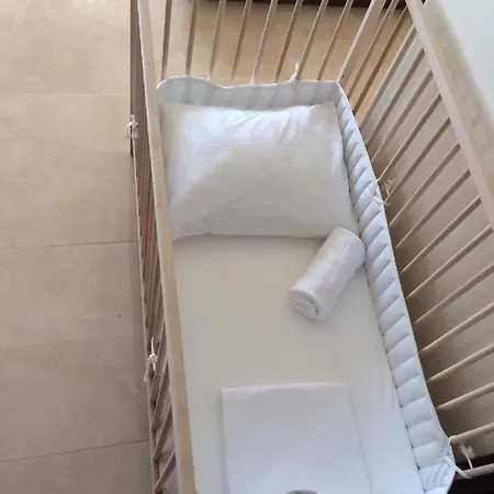 Paradise Latchi 폴리스