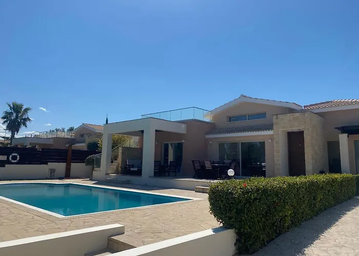 Paradise Latchi * Polis