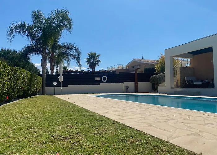 Paradise Latchi Polis