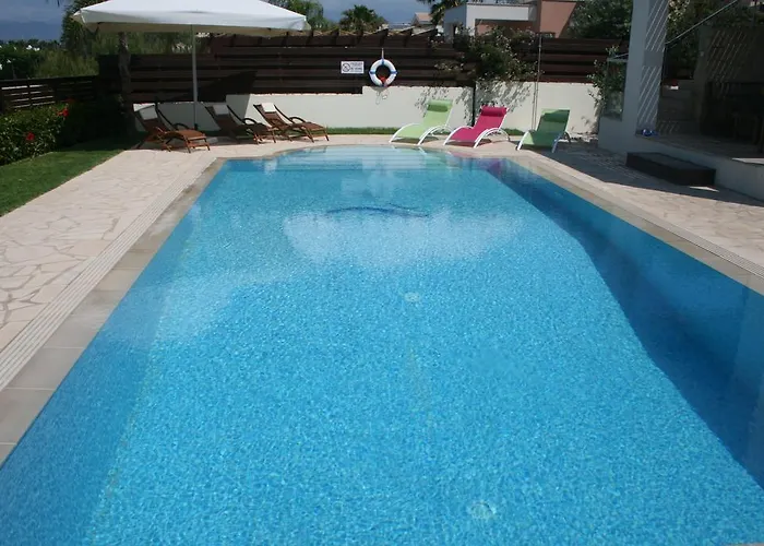 Paradise Latchi Vila