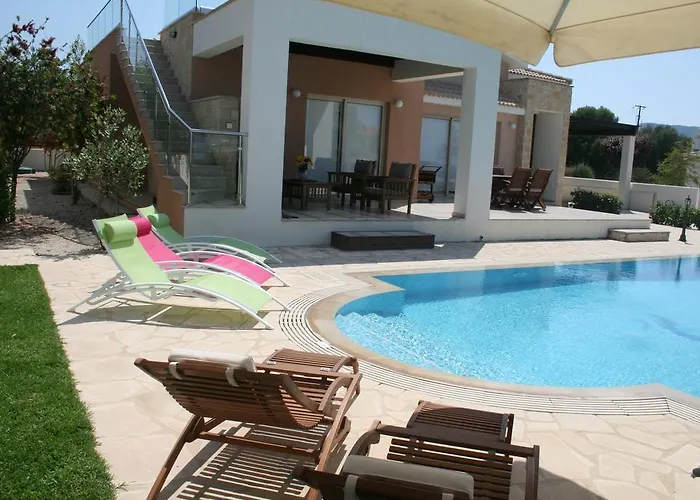 Paradise Latchi Vila Polis