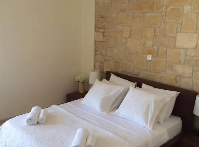 Paradise Latchi Polis