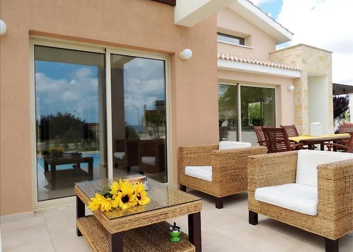 Vila Paradise Latchi Polis