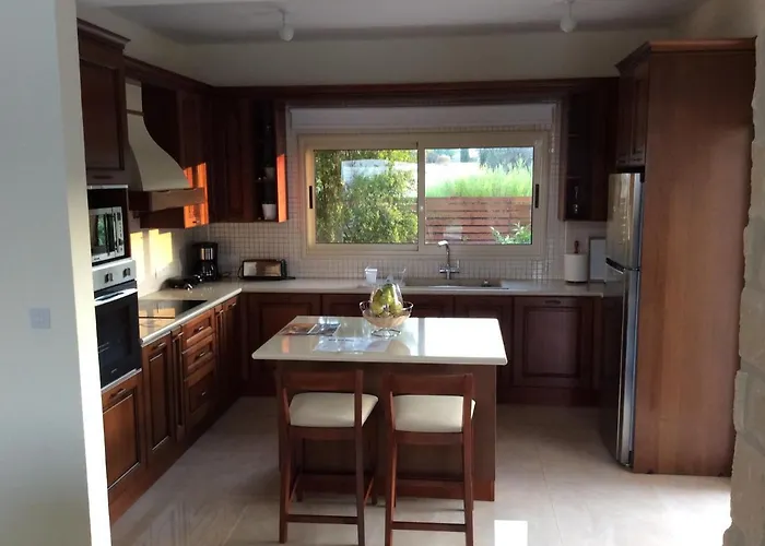 Paradise Latchi Polis