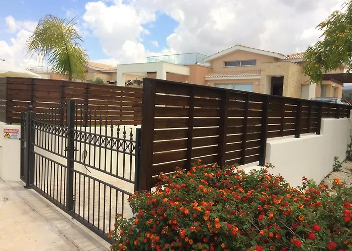 Vila Paradise Latchi