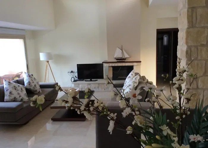 Vila Paradise Latchi Polis