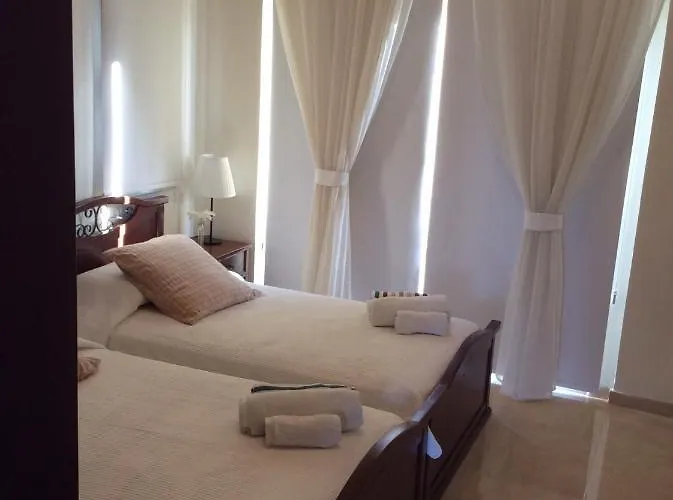 Paradise Latchi Vila *